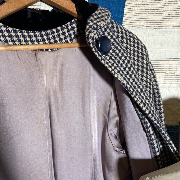 Vintage Houndstooth Wool Coat - Picture 9 of 10